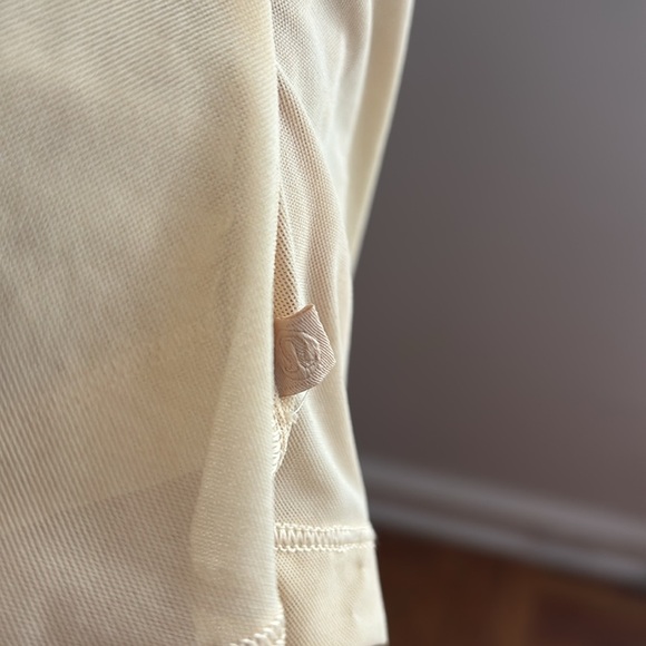 Lululemon Lightweight Mesh Reversible Yoga T-Shirt In Prosecco Size 6 - Picture 7 of 8